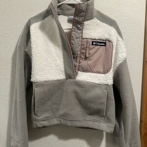 Columbia Women’s Gray and Cream Fleece Jacket